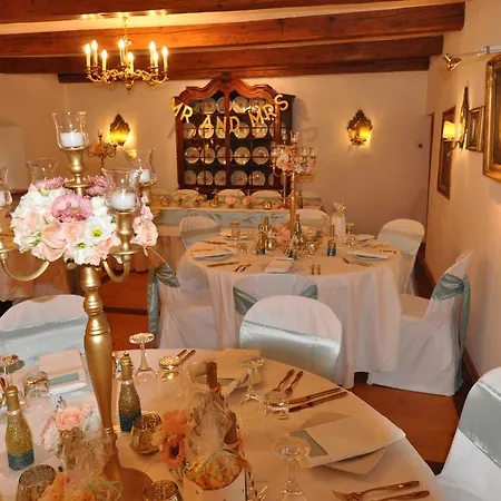 Im Schloss Aufhausen Alloggio in famiglia Erding