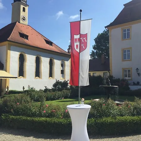 Im Schloss Aufhausen *