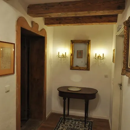 홈스테이 Im Schloss Aufhausen 에르딩