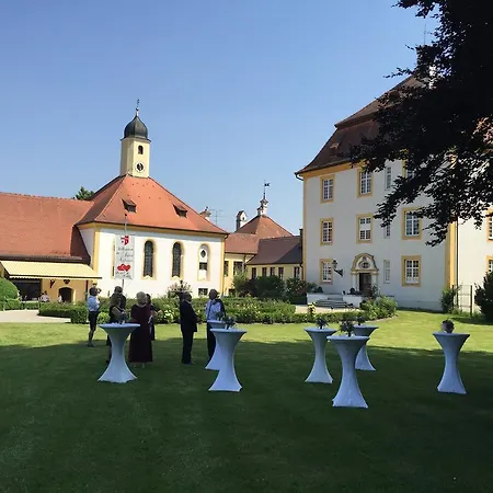 Im Schloss Aufhausen 홈스테이 에르딩